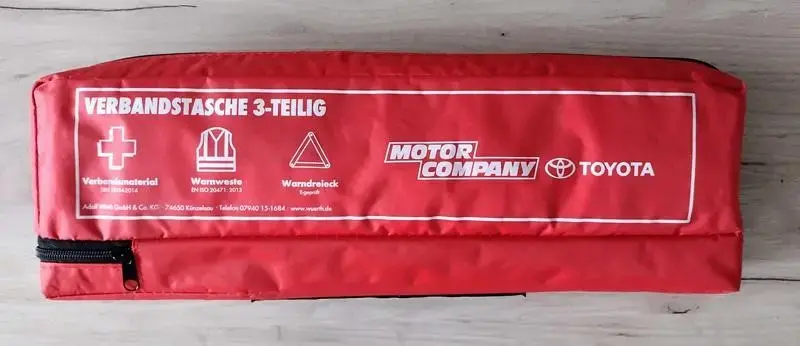 Аптечка автомобильная TOYOTA