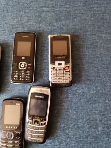 Телефоны кнопочные