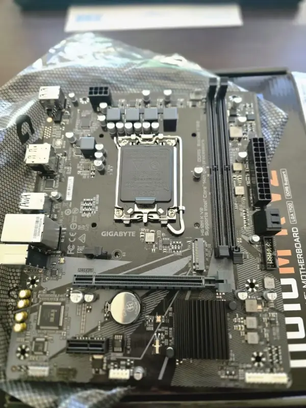 Материнская плата 1700 ддр5