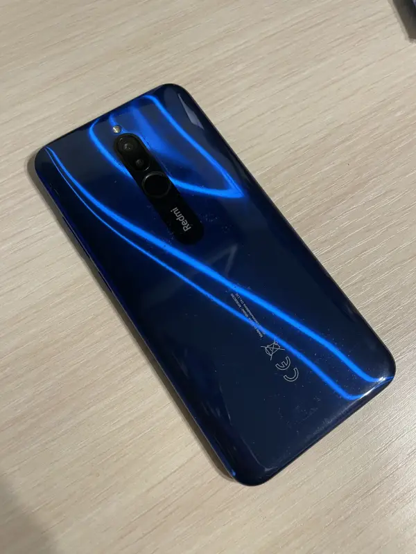 Телефон Xiaomi Redmi 8