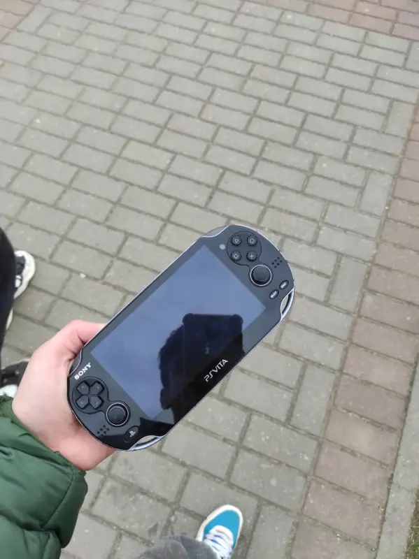 Приставка psvita