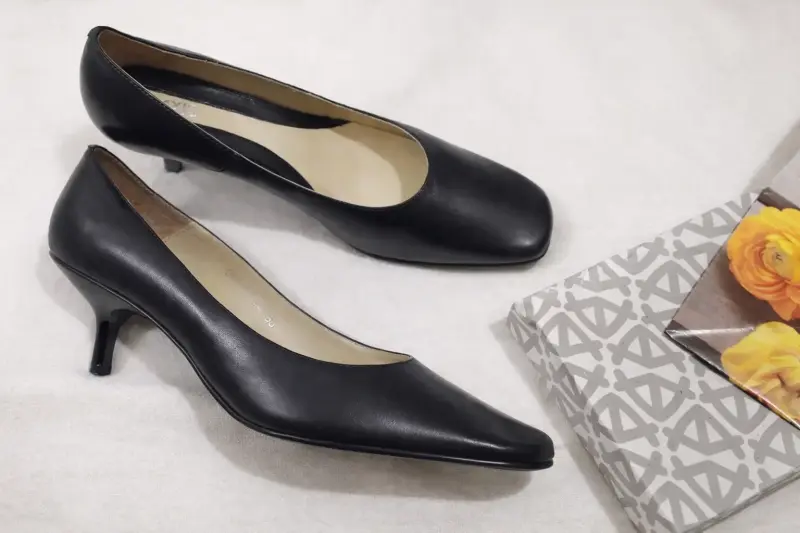 Туфли лодочки кожаные Axis 38 37,5 удобный каблук