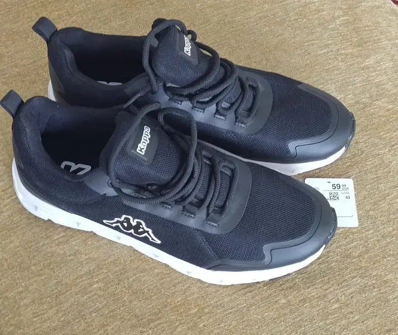 Кроссовки летние КАРРА (43 размер)