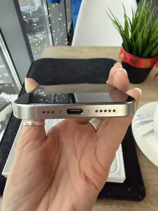 Продам iPhone 15 Pro 128GB – б/у, в отличном состоянии!