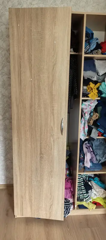 Шкаф двухдверный