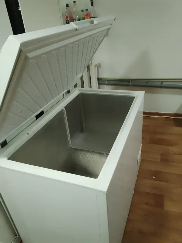 Морозильник -Лар