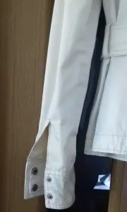 Куртка-ветровка женская