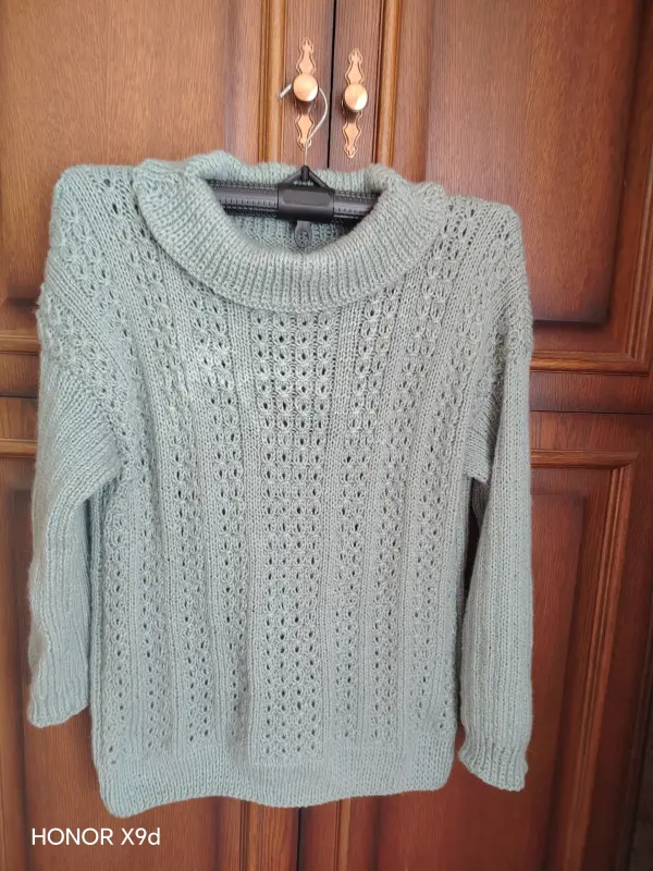 новый вязаный джемпер