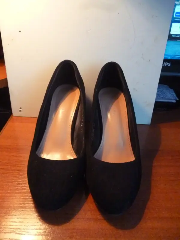 Женские замшевые туфли