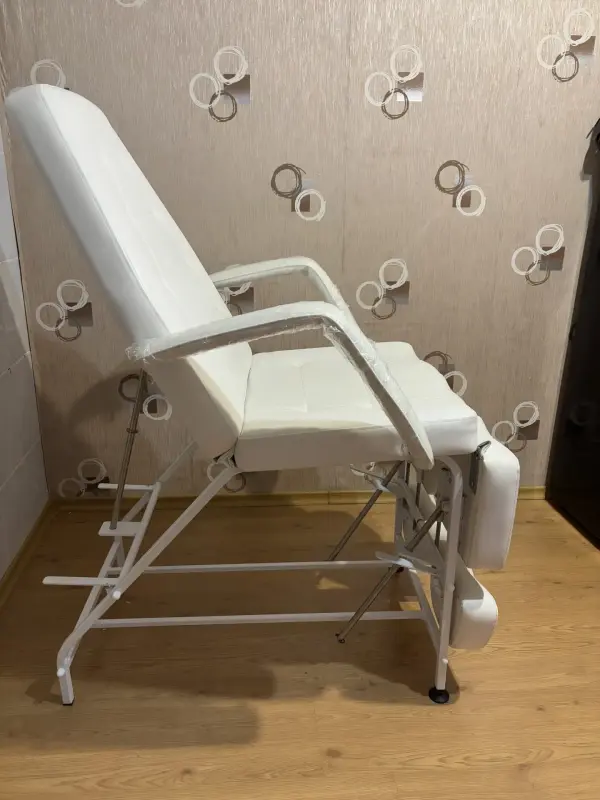 Кресло косметическое-педикюрное