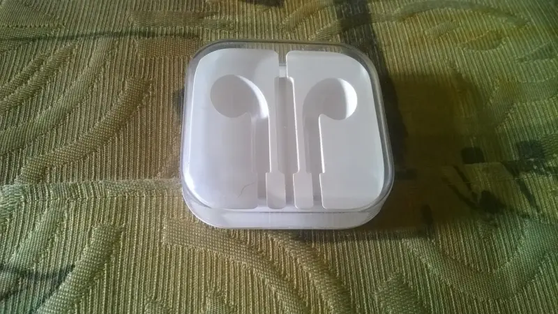 Кейс в Наушники, гарнитуры Apple EarPods