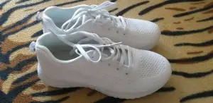 Кроссовки белые, р.36, новые