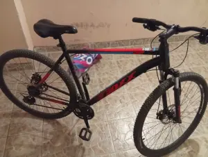 Велосипед Продам почти новый. Насос и замок в подарок