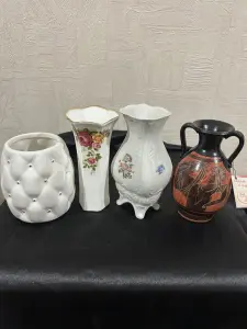 Вазы Штофы Кувшины Шкатулки Чайнички Сливочники Соусники Фарфор