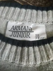 Детские свитера на мальчика Armani Junior и другого бренда.