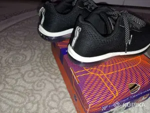 Удобные кроссовки р.38 (стелька 24-24,5см)