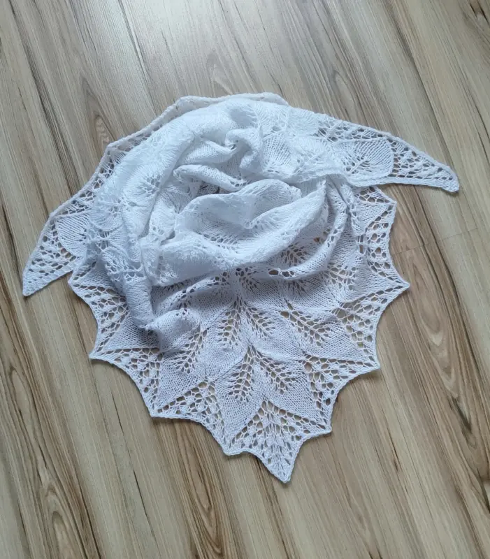 Бактусы - шаль. (шейный платок)