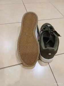 Кроссовки новые