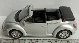 Модели авто Ferrari 456GT и  Volkswagen new Beetle  Convertible
