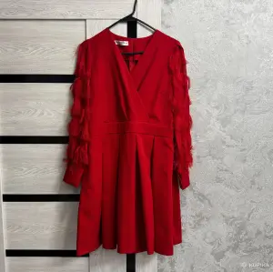 Женское нарядное платье