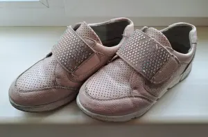 Туфли нежно-розовые со стразами на липучке, р.29 (стелька 19см), б.у