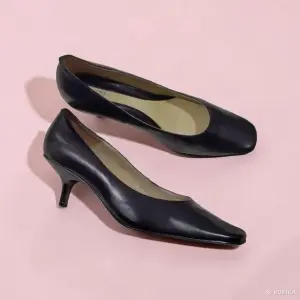 Туфли лодочки кожаные Axis 38 37,5 удобный каблук