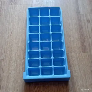 Форма (емкость) для льда/желе (30х10 см)