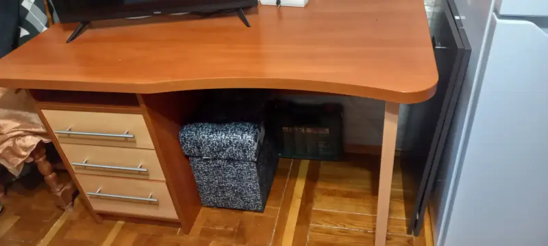 Стол письменный