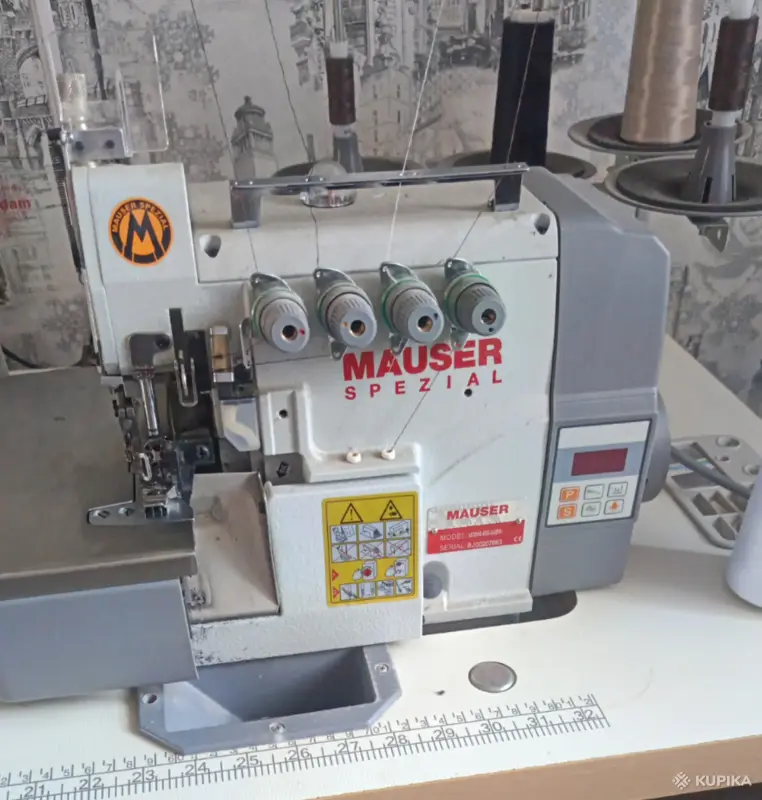 Оверлок промышленный со столом