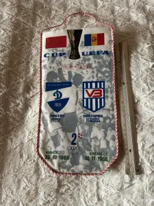 Раритетные футбольные вымпела,календари- справочники,программы к матчу времен СССР