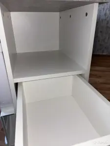 Маникюрный стол