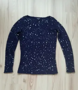 Свитер на девочку с пайетками