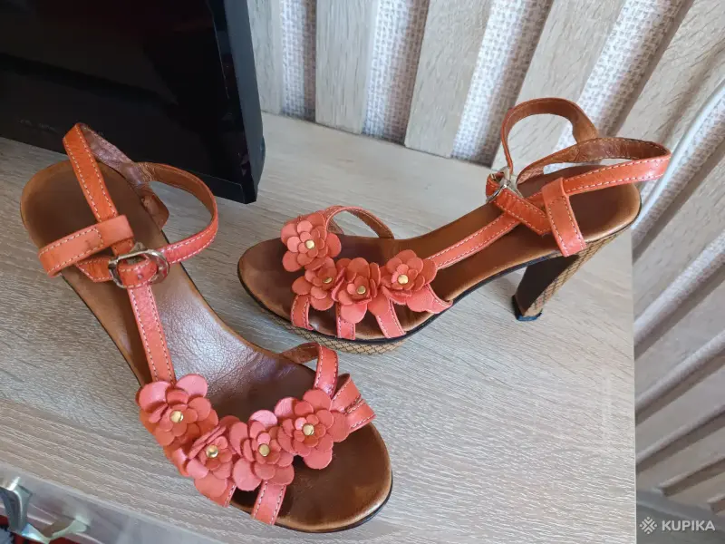 Женская обувь