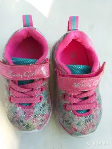 Кроссовки на девочку, р.21 (по стельке 13,5см), б.у в хорошем состоянии