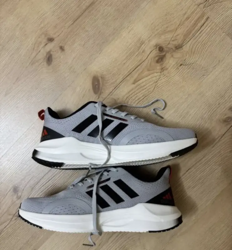 Спортивные кроссовкиAdidas boost