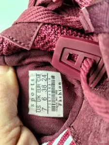 Женские кроссовки adidas р. 38