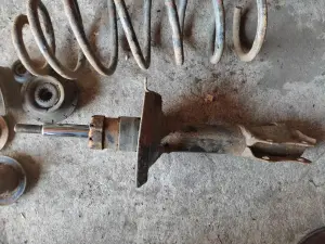 стойка передняя пассат б-4