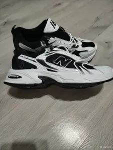 Мужские кроссовки