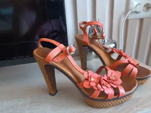 Женская обувь