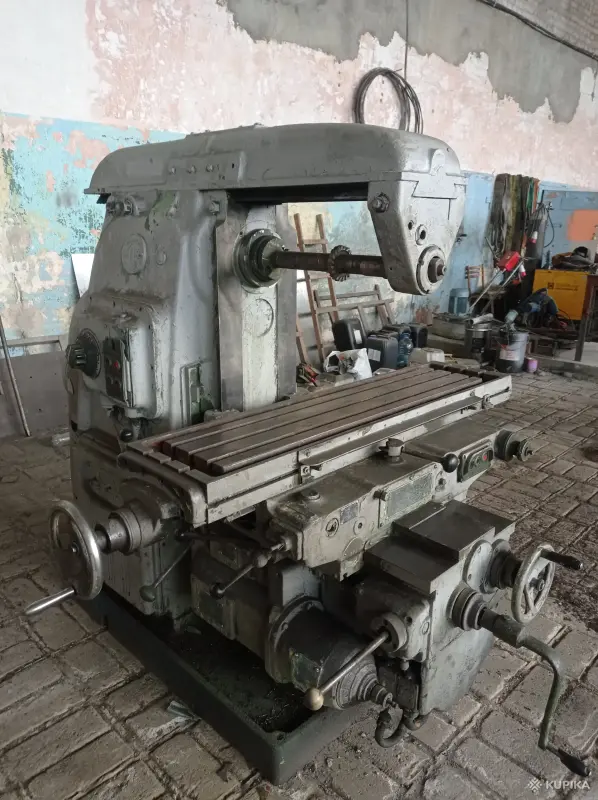 Станок фрезерный 6т82