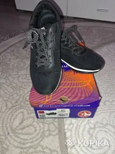 Удобные кроссовки р.38 (стелька 24-24,5см)