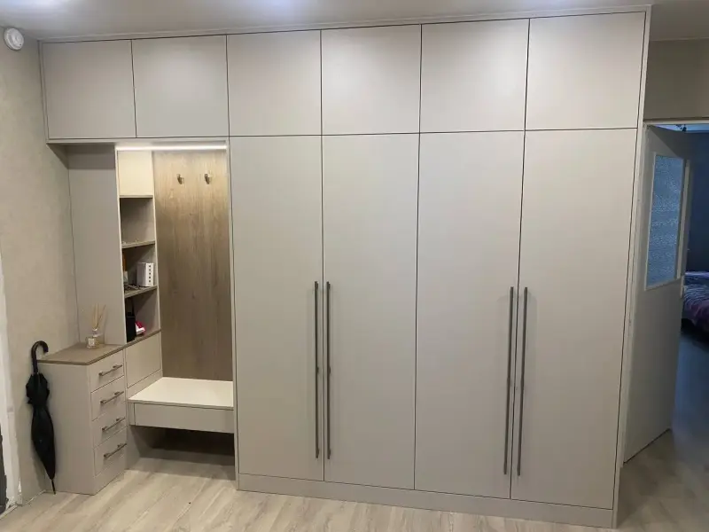 Шкаф распашной