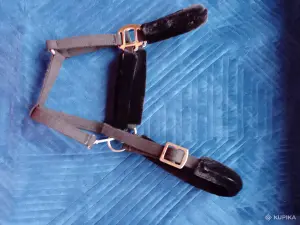 Продам недоуздки