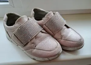 Туфли нежно-розовые со стразами на липучке, р.29 (стелька 19см), б.у