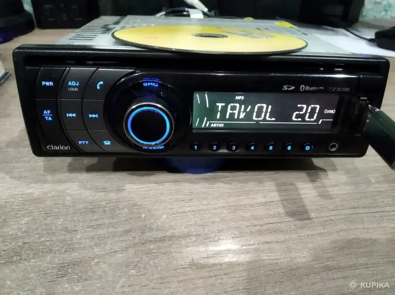 CD/MP3-магнитола Clarion USB, Bluetooth