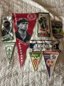 Раритетные футбольные вымпела,календари- справочники,программы к матчу времен СССР