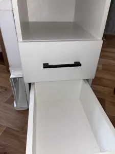 Маникюрный стол