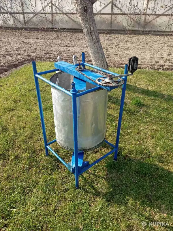 Продаётся медогонка из нержавейки.