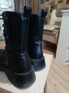 Продам ботинки женские б/у