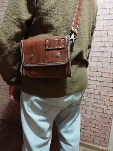 мужская сумочка под всякую всячину.кожа гарантия.